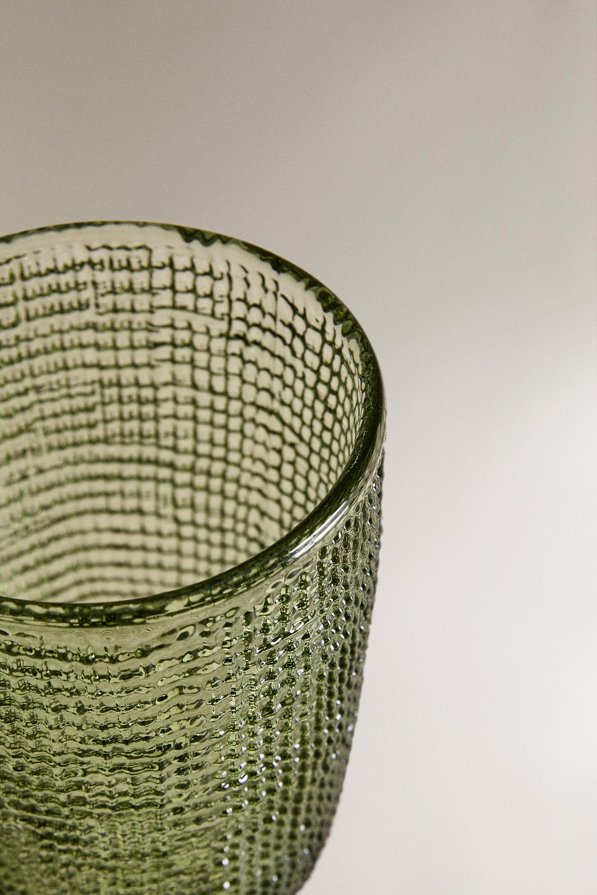 VERRE À PIED RELIEF